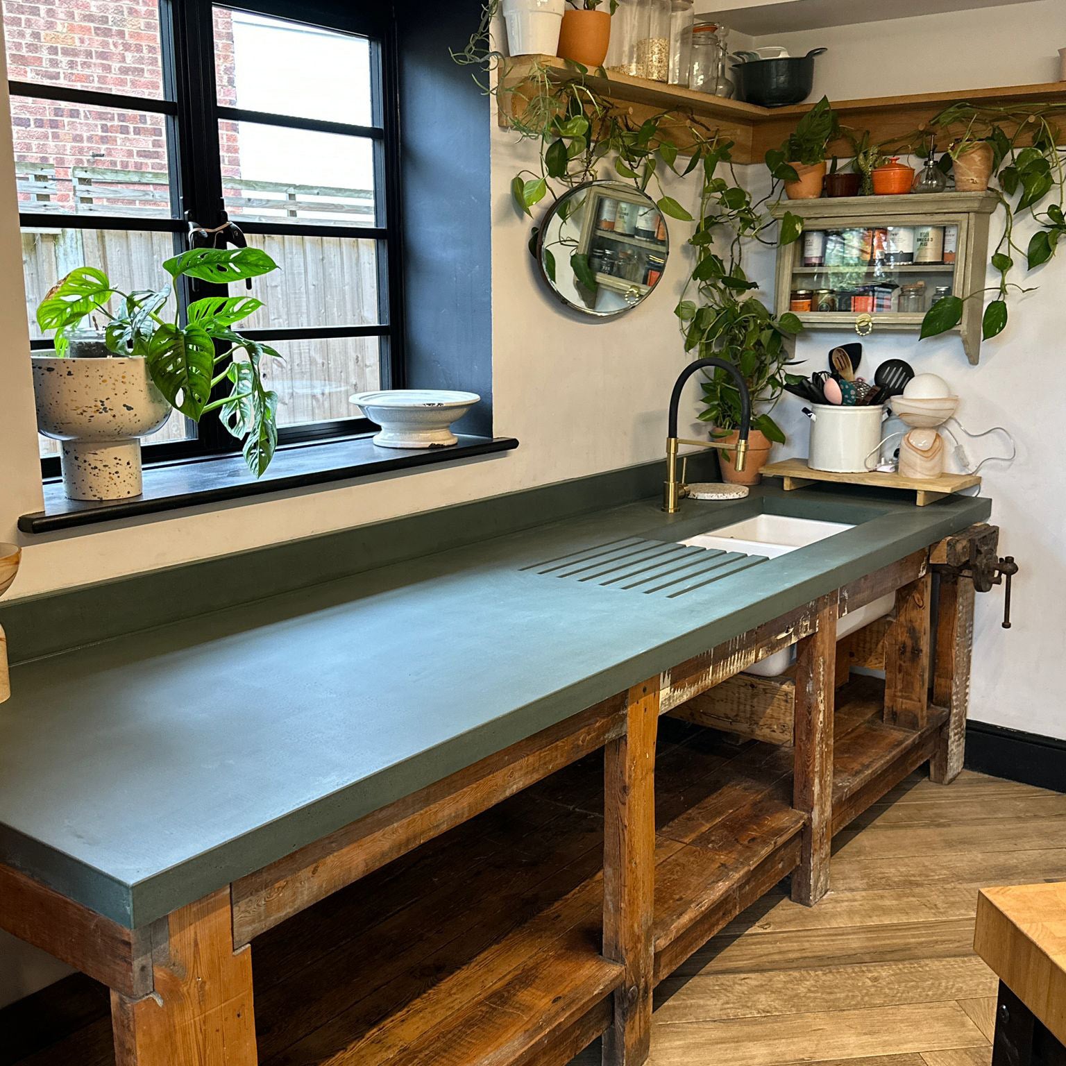 Bespoke Concrete Countertop & Splash Back